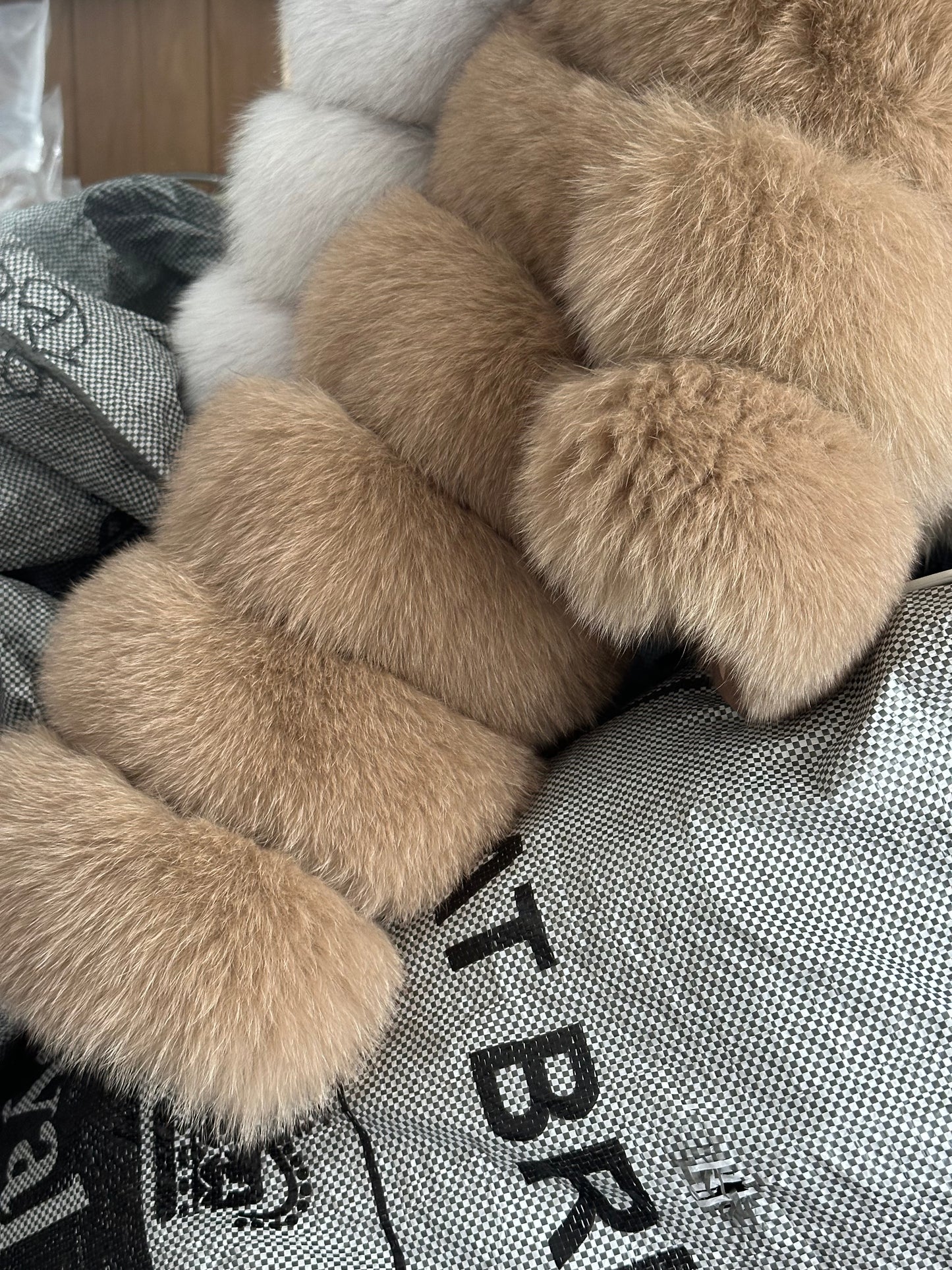 ‘MONTANA’ Cropped Fox Fur Coat - Caramel